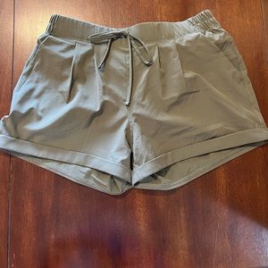 Zyia Olive Summer Shorts Olive, Size Small